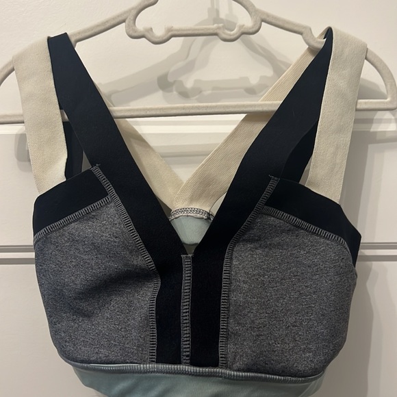 Like New worn once Maaji matching set sports bra Sz S and yoga pant Sz M - Picture 3 of 7